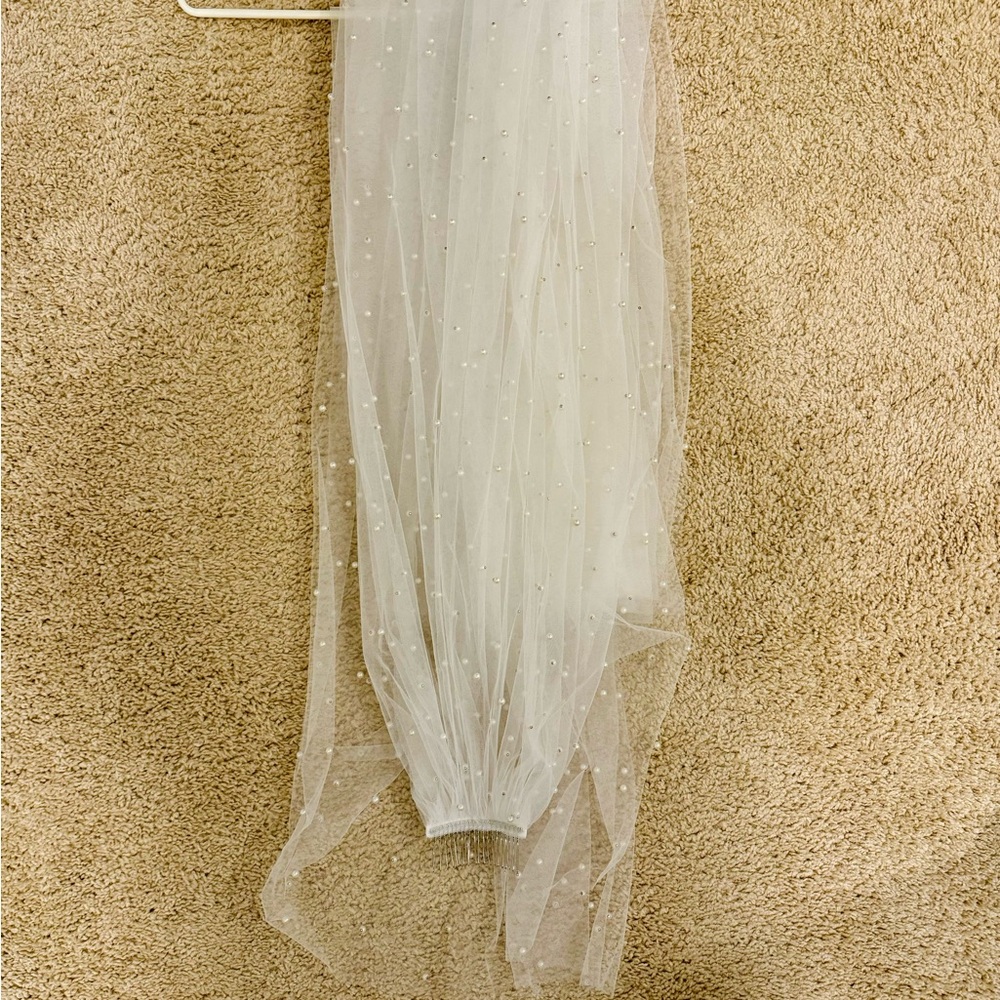 Elegant White Beaded Veil